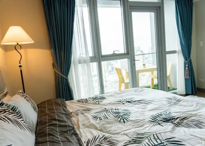 A2j Luxury 3br Uptown Balcony Bgc Near Mall Manila
