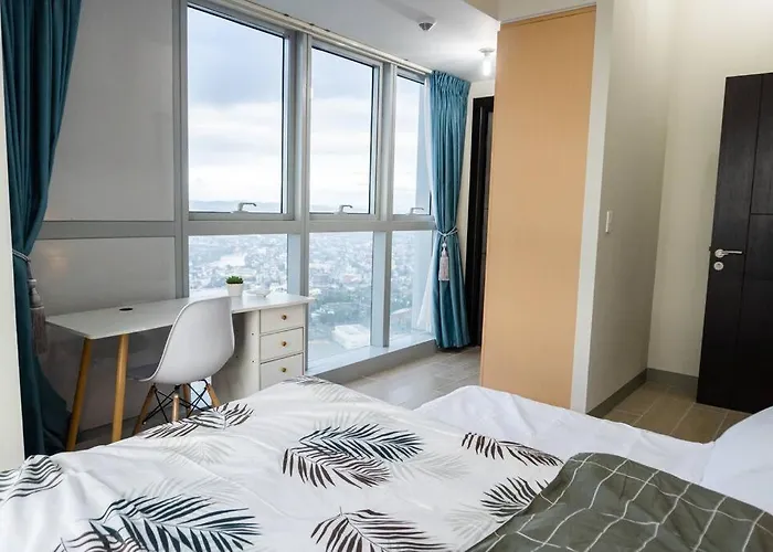 A2j Luxury 3br Uptown Balcony Bgc Near Mall *