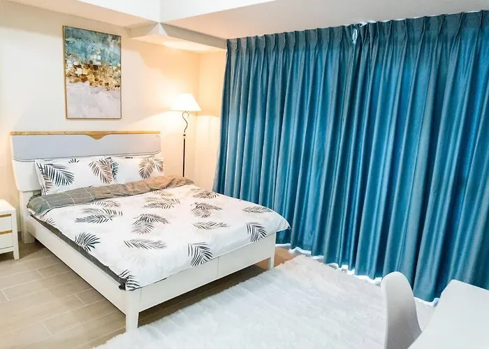A2j Luxury 3br Uptown Balcony Bgc Near Mall Apartamento *