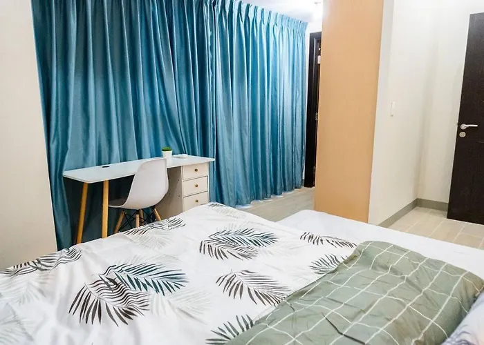 A2j Luxury 3br Uptown Balcony Bgc Near Mall Manila