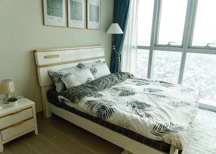 A2j Luxury 3br Uptown Balcony Bgc Near Mall Apartment