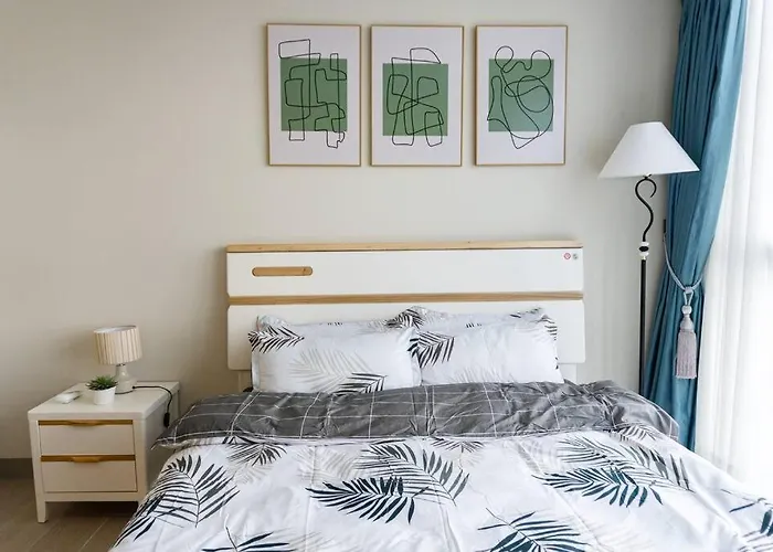 A2j Luxury 3br Uptown Balcony Bgc Near Mall *