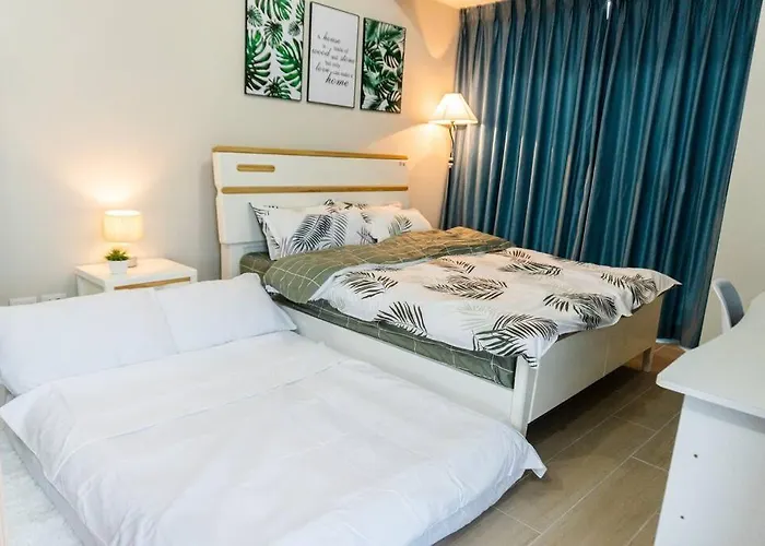 Apartment A2j Luxury 3br Uptown Balcony Bgc Near Mall Manila