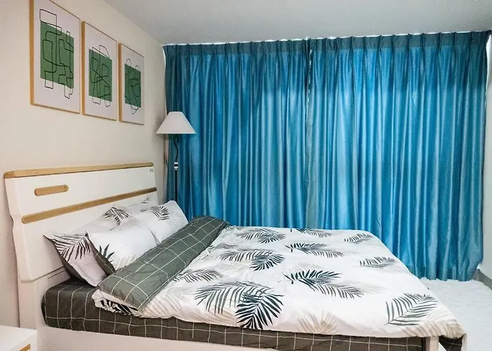 A2j Luxury 3br Uptown Balcony Bgc Near Mall * Manila