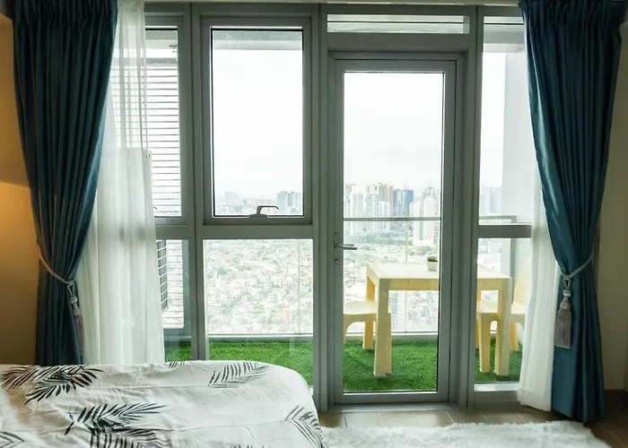 A2j Luxury 3br Uptown Balcony Bgc Near Mall *