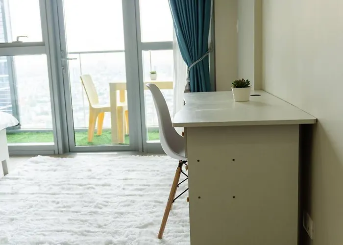 Apartment A2j Luxury 3br Uptown Balcony Bgc Near Mall Manila