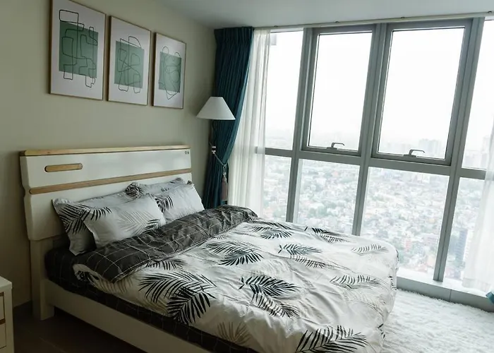 Apartment A2j Luxury 3br Uptown Balcony Bgc Near Mall