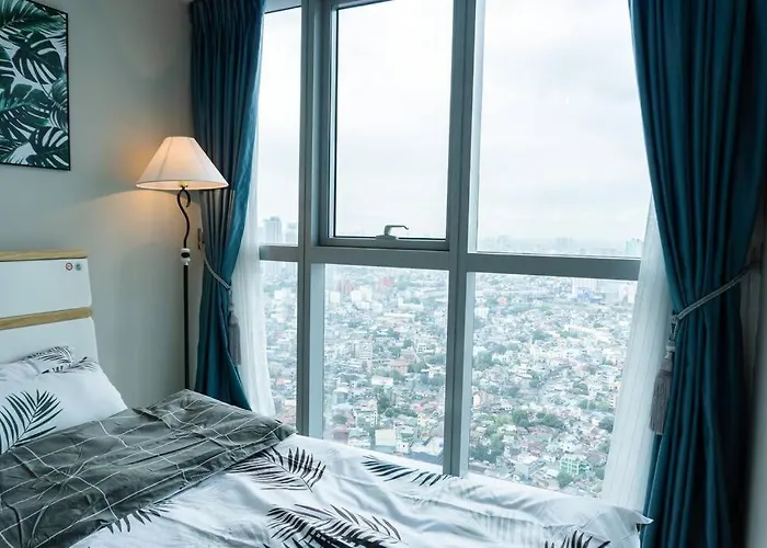 A2j Luxury 3br Uptown Balcony Bgc Near Mall Apartment