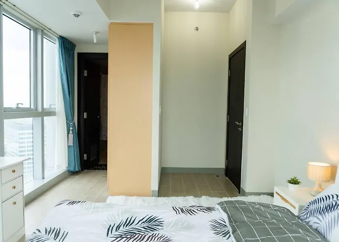 A2j Luxury 3br Uptown Balcony Bgc Near Mall * Manila