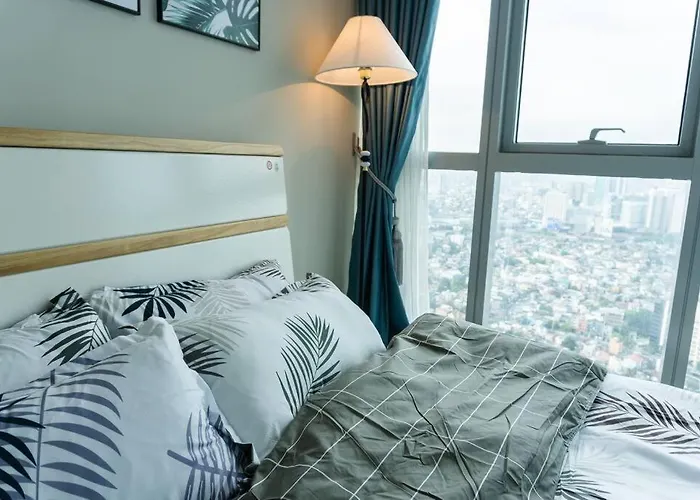 A2j Luxury 3br Uptown Balcony Bgc Near Mall Manila