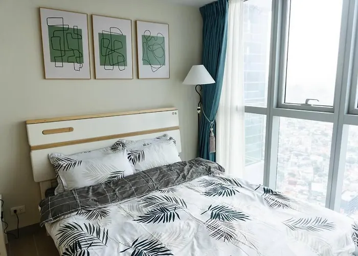 A2j Luxury 3br Uptown Balcony Bgc Near Mall *