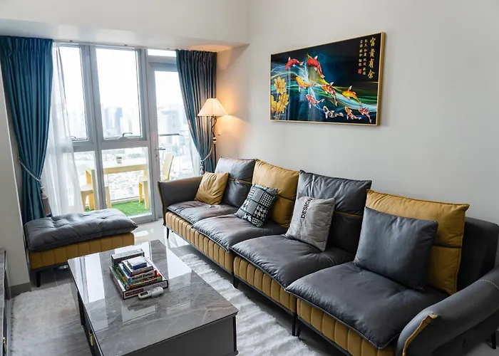 A2j Luxury 3br Uptown Balcony Bgc Near Mall Apartment