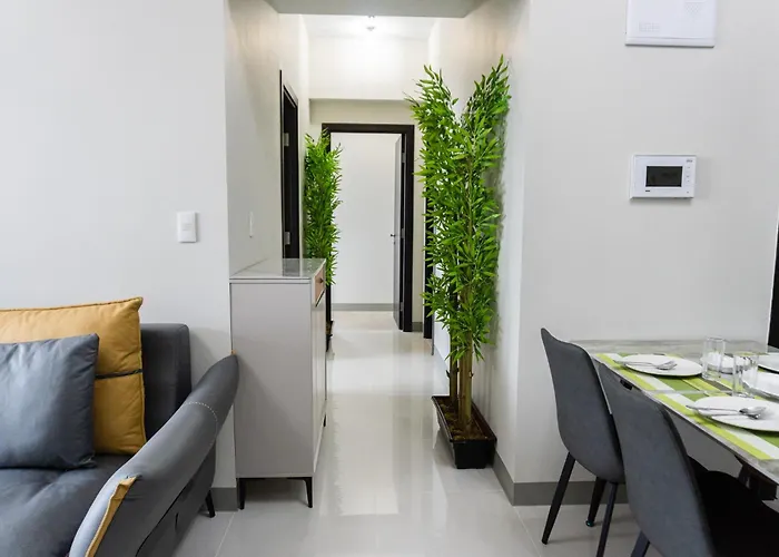 A2j Luxury 3br Uptown Balcony Bgc Near Mall *